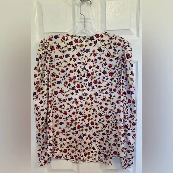 Banana Republic V-Neck Long Sleeve Top - Picture 3 of 6